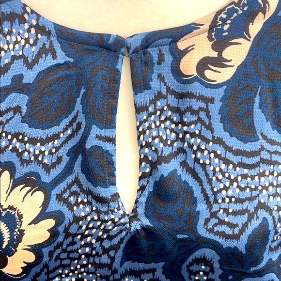 Ted Baker Floral Blue & Pink Blouse Long Sleeve Ruching On Cuff Key Hole Size XL - Picture 3 of 11